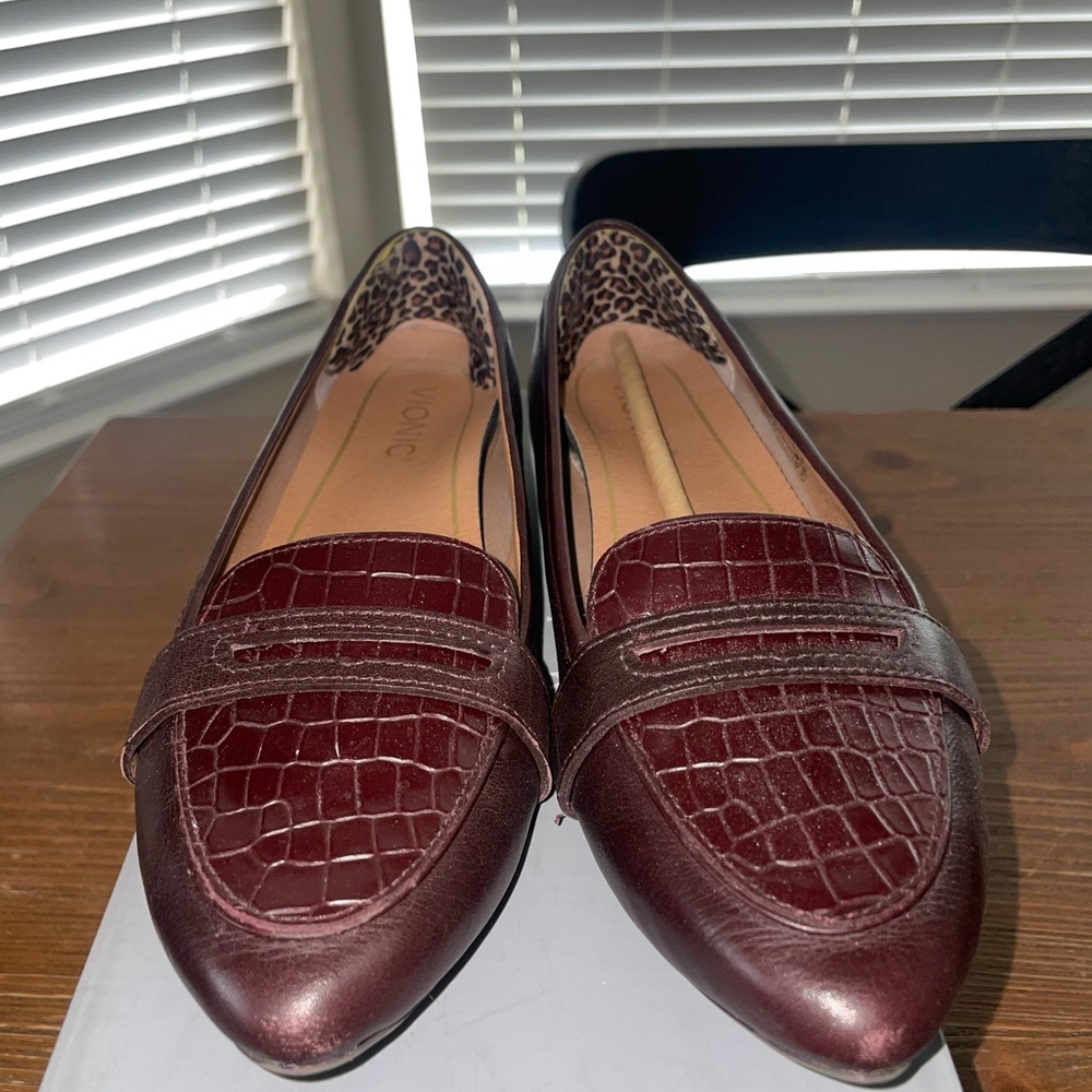 Vionic Savannah Croc Embossed Leather Pointed Toe Flats In Wine Women’s Size 7.5 - Picture 4 of 8